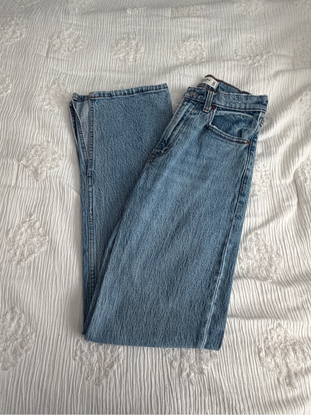 Abercrombie 90s Relaxed High Rise Split Hem Medium Wash Jeans